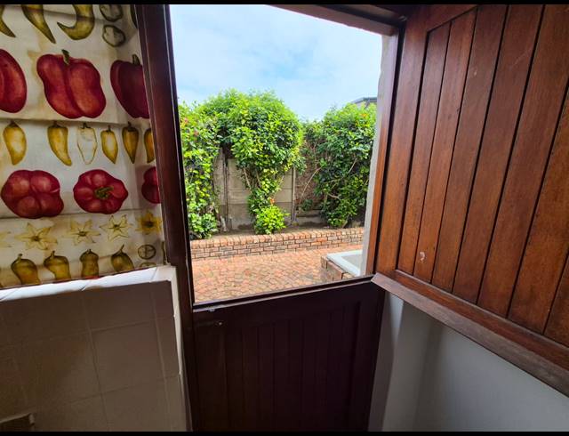 5 BEDROOM HOUSE FOR SALE IN BAYVIEW